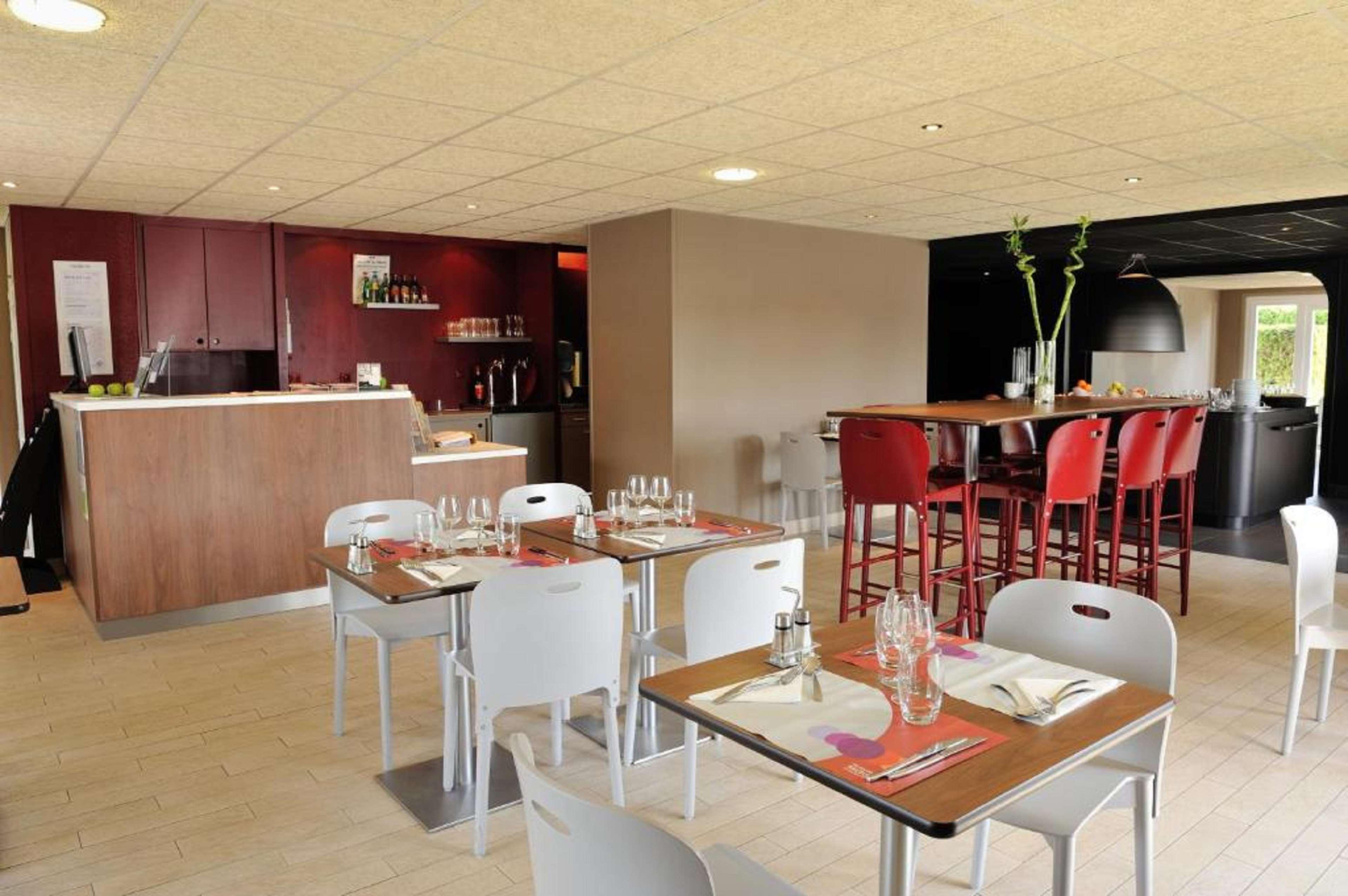 Hotel Campanile Grenoble Sud - Seyssinet Exterior foto